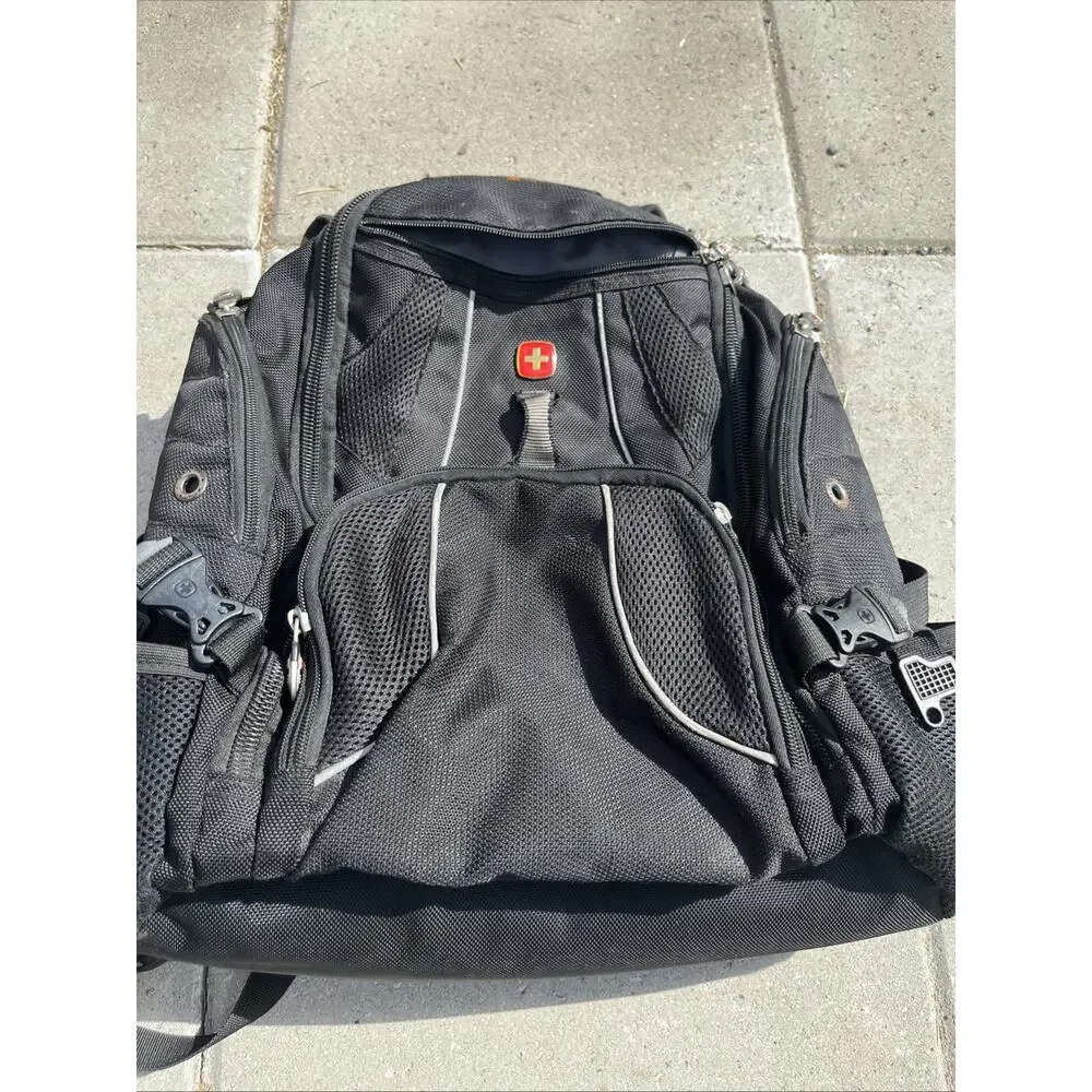 WTRA-18-JH-3106 Wenger Swiss Army Original Laptop Hiking Backpack Media Pocket